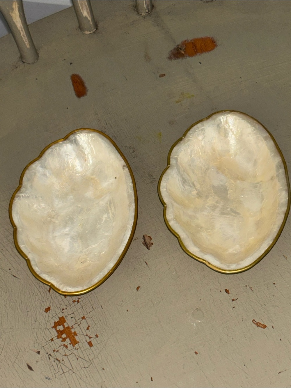 Capiz.  Scalloped. Mother of pearl Gold-Trim Shell Trinket Dishes - Set of 2